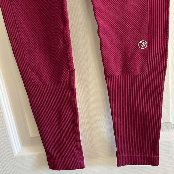 Savvi Seamless High Waist Legging In Cranberry - Picture 8 of 8